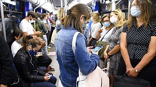 Frauen in der Metro in der Schweiz