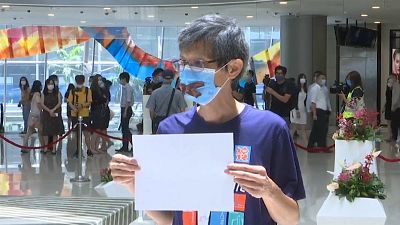 Les Hongkongais appellent à l'aide en silence, de peur d'être arrêtés