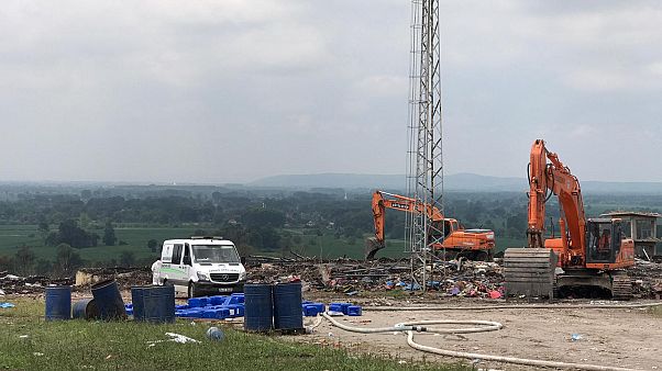 Sakarya'da havai fişek fabrikasında meydana gelen patlamayla ilgili gözaltına alınan zanlılar tutuklandı Sakarya'da havai fişek fabrikasında meydana gelen patlamayla ilgili gözaltına alınan zanlılar tutuklandı