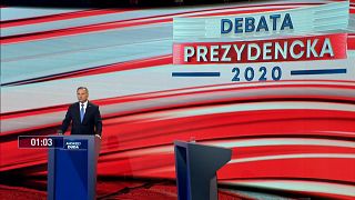 Präsidentschaftskandidat Andrzej Duda allein im TV-Studio
