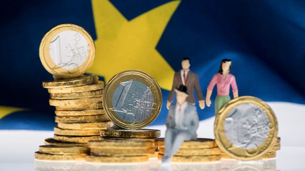 Κομισιόν για Ελλάδα: Ύφεση 9% για φέτος - Ποιες οι προβλέψεις για την ανάπτυξη Κομισιόν για Ελλάδα: Ύφεση 9% για φέτος - Ποιες οι προβλέψεις για την ανάπτυξη