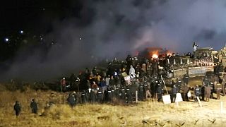 Tüntetők és rendőrök ütközete a Dakota Access Pipeline építése idején