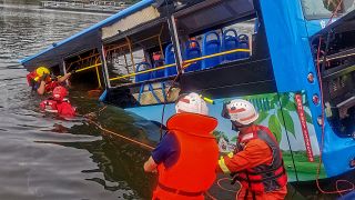 China: Bus stürzt in Wasserreservoir, mindestens 21 Tote
