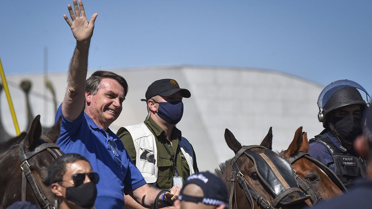 Brésil : le président Bolsonaro annonce avoir été testé positif au Covid-19