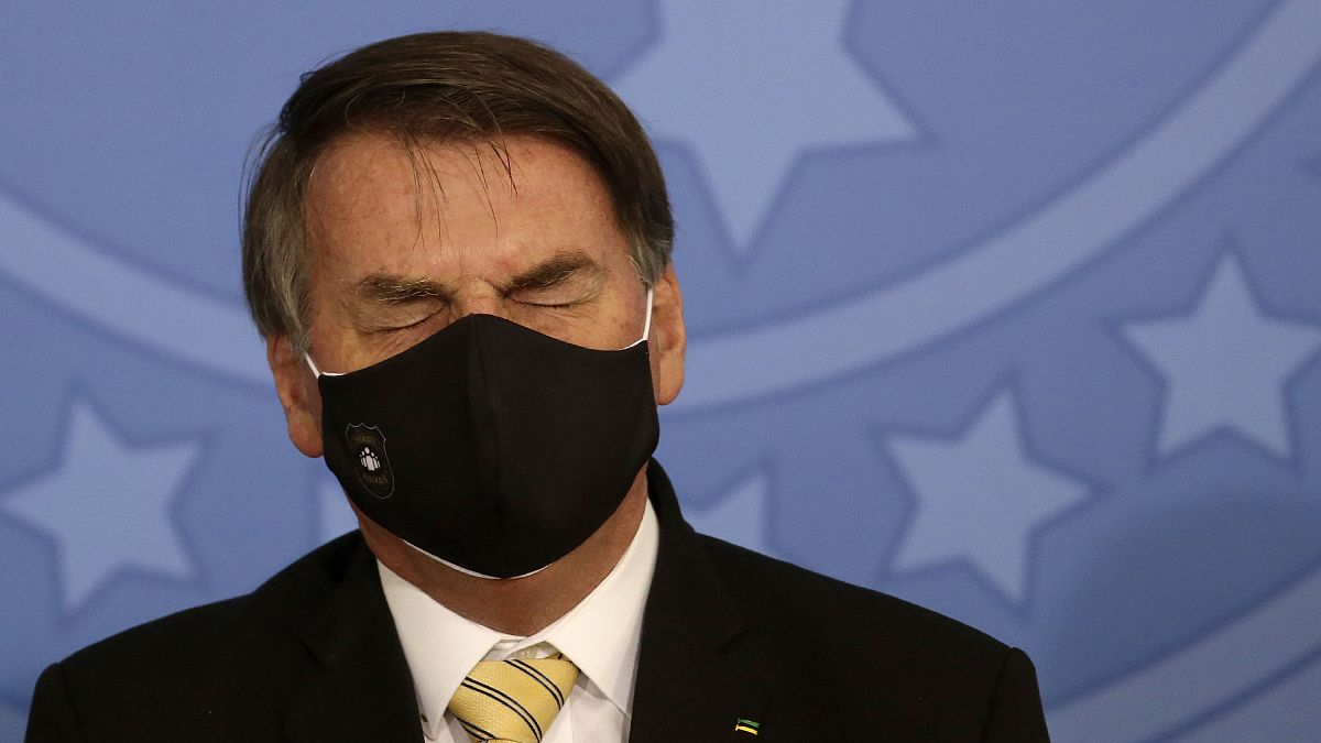 Bolsonaro hat sich mit Coronavirus angesteckt: „Es begann mit Unwohlsein“