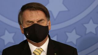 Bolsonaro hat sich mit Coronavirus angesteckt: „Es begann mit Unwohlsein“