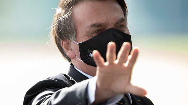 Depois de testar positivo Bolsonaro defende tratamento polémico Depois de testar positivo Bolsonaro defende tratamento polémico