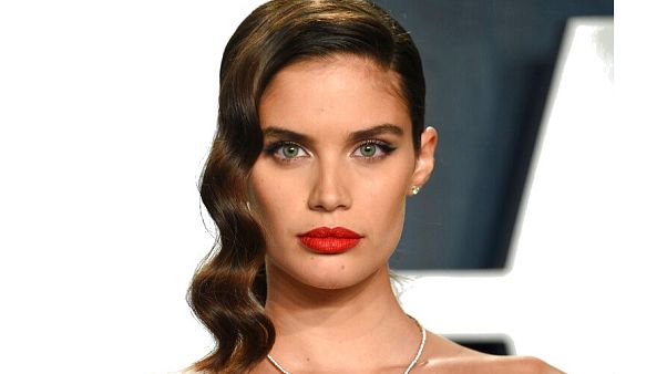 Dünyaca ünlü moda dergisi Vogue Portekiz'deki baskısı sebebiyle 'zihinsel engellilerden' özür diledi Dünyaca ünlü moda dergisi Vogue Portekiz'deki baskısı sebebiyle 'zihinsel engellilerden' özür diledi