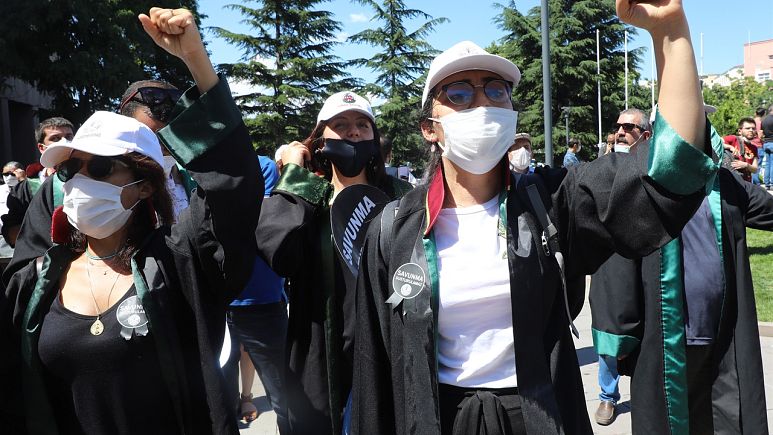 İnsan Hakları İzleme Örgütü’nden baro birliği değişiklik önerisine tepki: ‘Böl yönet taktiği’