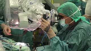 18-Stunden-OP: Chirurgen trennen siamesische Zwillinge
