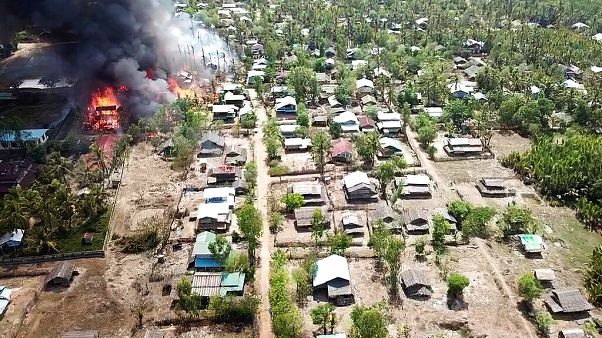 Uluslararası Af Örgütü: 19 Arakanlı Müslüman'ın öldüğü Myanmar Ordusu'nun saldırıları savaş suçudur Uluslararası Af Örgütü: 19 Arakanlı Müslüman'ın öldüğü Myanmar Ordusu'nun saldırıları savaş suçudur