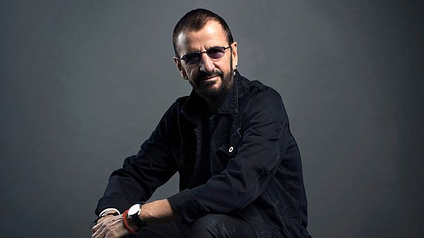 شاهد: عيد ميلاد افتراضي لنجم "بيتلز" السابق رينغو ستار دون ماكارتني شاهد: عيد ميلاد افتراضي لنجم "بيتلز" السابق رينغو ستار دون ماكارتني