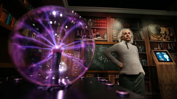 Madame Tussauds Müzesi'nin balmumu figürleri Covid-19'a karşı maske takacak Madame Tussauds Müzesi'nin balmumu figürleri Covid-19'a karşı maske takacak