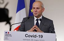 Франция держит руку на пульсе, но готовится ко второй волне
