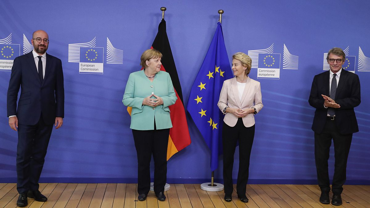 Streit um Corona-Hilfen: Merkel berät, Conte mahnt