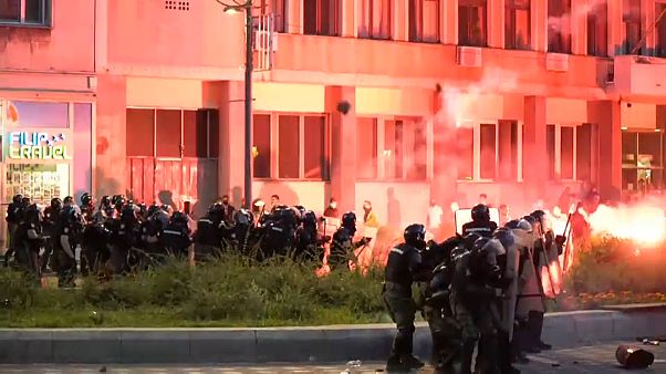 Разгон протестующих в Белграде Разгон протестующих в Белграде