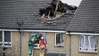 Londra'da inşaatta kullanılan vinç iki evin üzerine düştü: 1 kişi öldü, 4 kişi yaralandı