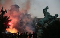 Belgrado palco de manifestações e confrontos