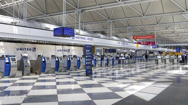 La scure del Covid su United Airlines La scure del Covid su United Airlines
