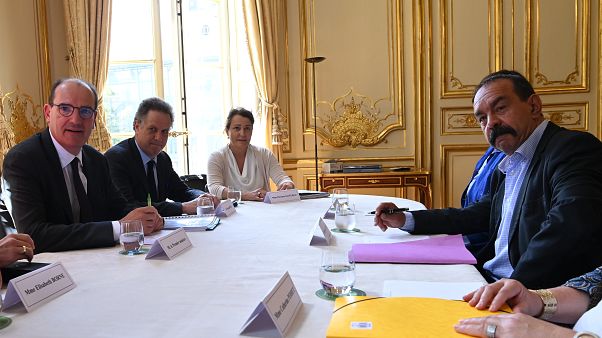 Jean Castex et les syndicats : première prise de contact Jean Castex et les syndicats : première prise de contact