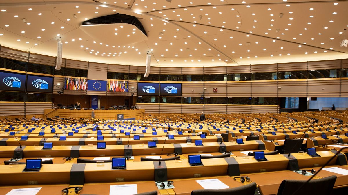 Avrupa Parlamentosu'nda Türkiye'ye sert eleştiriler yöneltildi
