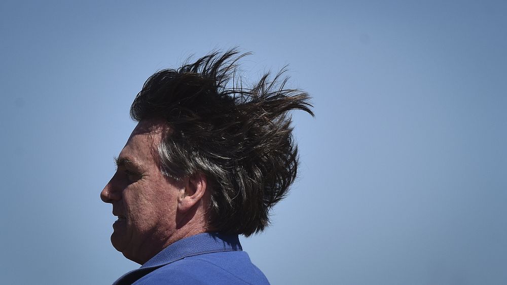 Des proches de Jair Bolsonaro ciblés par Facebook