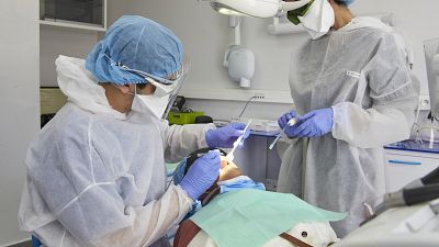Covid-19 salgını sırasında diş hekimine gitmek güvenli mi?
