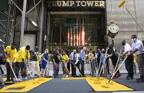 "Black lives matter" davanti alla Trump Tower: la sfida del sindaco di New York, de Blasio