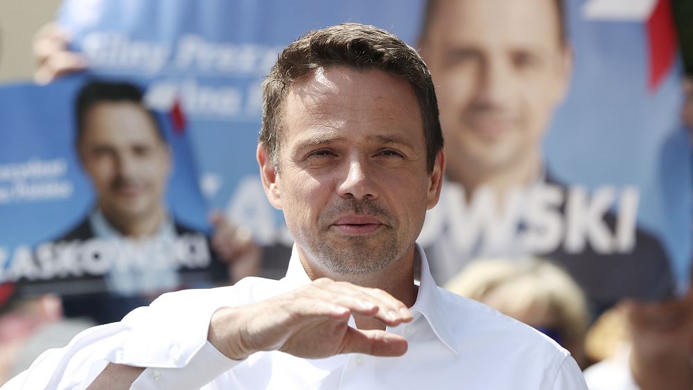 Présidentielle en Pologne : les deux finalistes tentent de convaincre les indécis