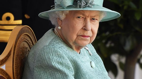Queen Elizabeth während der offiziellen Feierlichkeiten zu ihrem Geburtstag auf Schloss Windsor im Juni 2020 Queen Elizabeth während der offiziellen Feierlichkeiten zu ihrem Geburtstag auf Schloss Windsor im Juni 2020