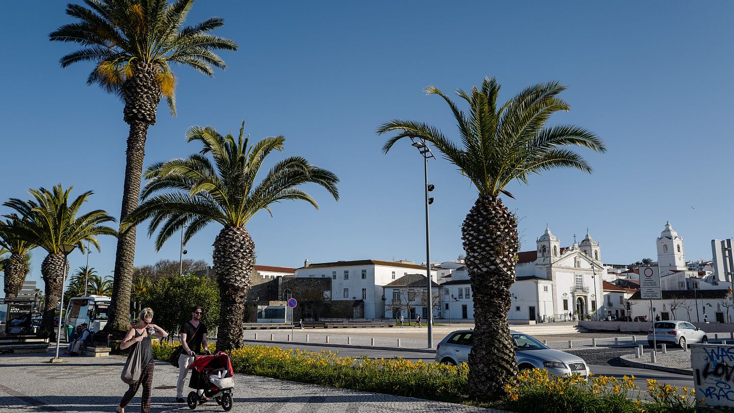Portugal Uk Covid 19 Quarantine Restriction Hits Tourism In The Algarve Euronews