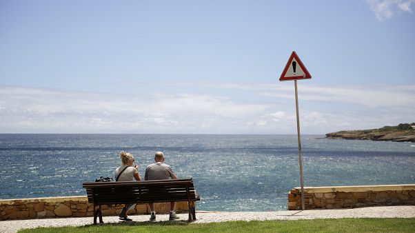 L Algarve Au Sud Du Portugal Desertee Par Les Touristes Surtout Britanniques Euronews