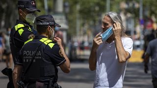 İspanya boş kalan tatil bölgelerine turist çekmek için 40 bin polis görevlendirdi