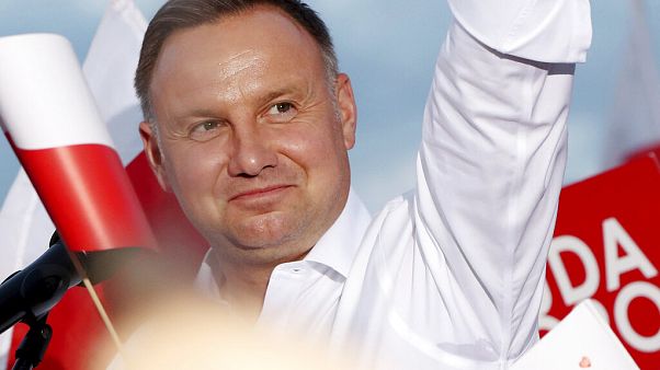 За что поляки ценят и критикуют президента Анджея Дуду? За что поляки ценят и критикуют президента Анджея Дуду?