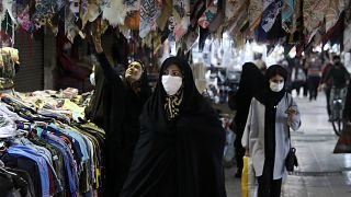 مرگ ۱۸۸ بیمار دیگر کرونا در ایران؛ روحانی: تعطیل کنیم مردم به خیابان می‌آیند