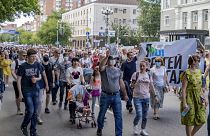 Milhares em defesa de governador russo
