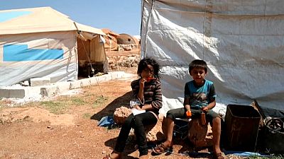 شاهد: نازحون يخشون الجوع وكورونا  في حال وقف إيصال المساعدات الى سوريا