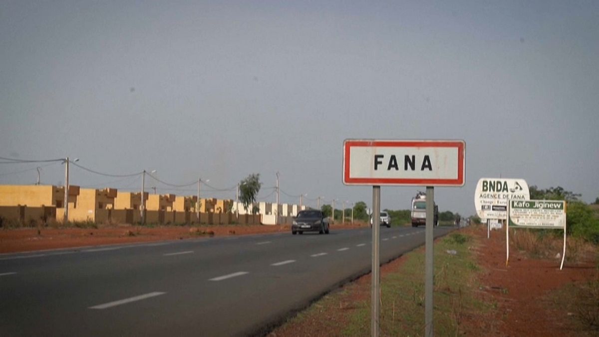 مدخل مدينة فانا في مالي 