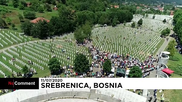 Homenaje a las víctimas del genocidio de Srebrenica Homenaje a las víctimas del genocidio de Srebrenica