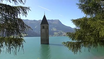 Hogy kerül egy templom a tóba?