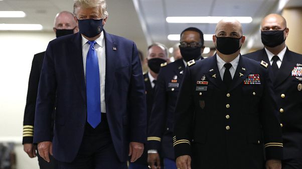 Trump jetzt mit Maske Trump jetzt mit Maske