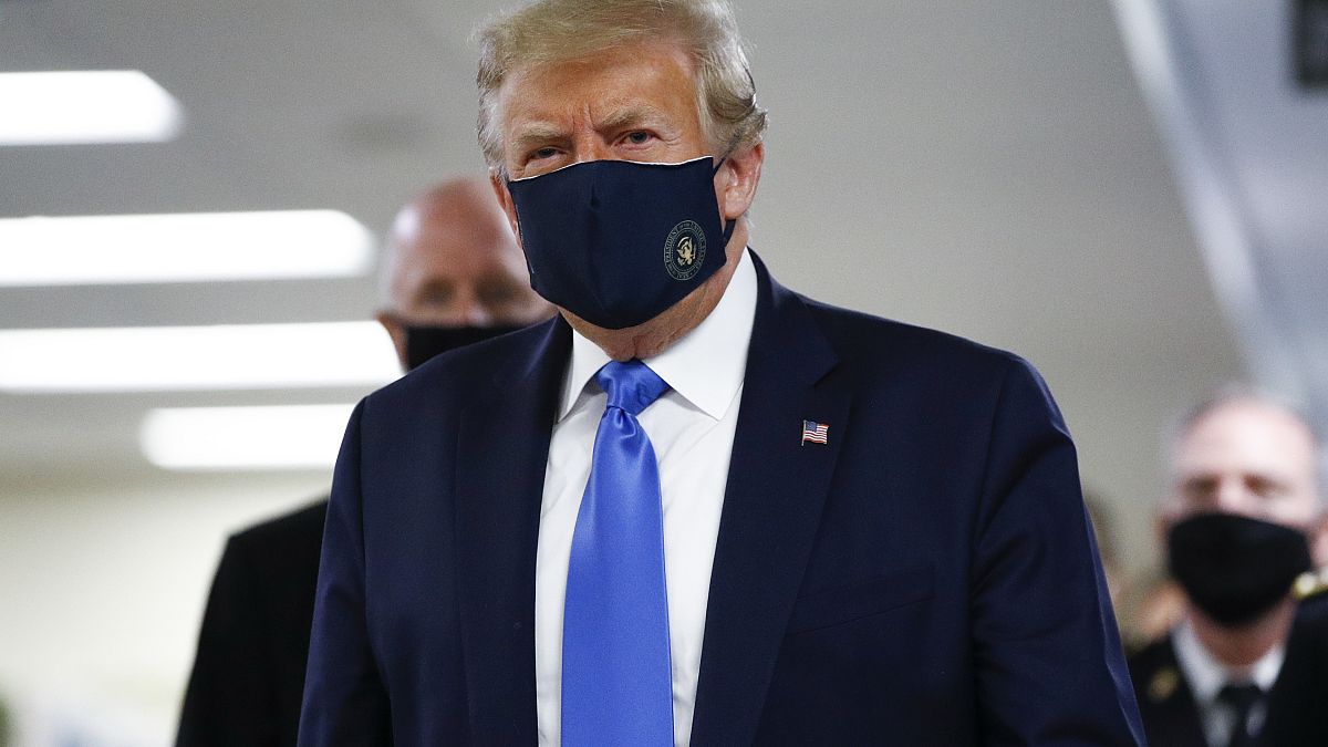 Trump maszkban