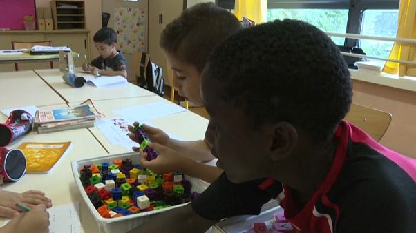 Ferien in Frankreich: Für viele Schüler geht das Lernen weiter Ferien in Frankreich: Für viele Schüler geht das Lernen weiter