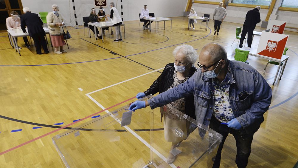 En Pologne, un vote présidentiel sur le fil du rasoir