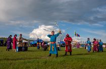 شاهد: مهرجان "الرياضات الثلاث" في منغوليا من دون حضور لأول مرة منذ 800 عام