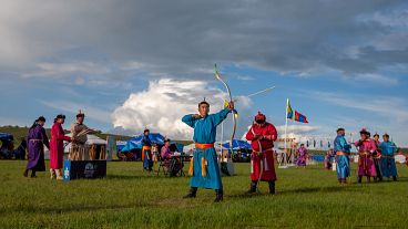 Reiten, Ringen, Bogenschießen: Die Mongolei feiert das Naadam-Fest