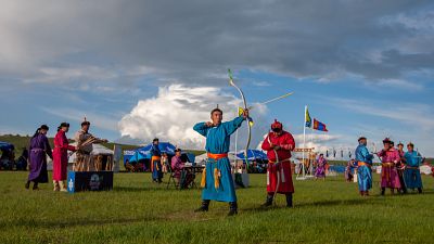 Reiten, Ringen, Bogenschießen: Die Mongolei feiert das Naadam-Fest