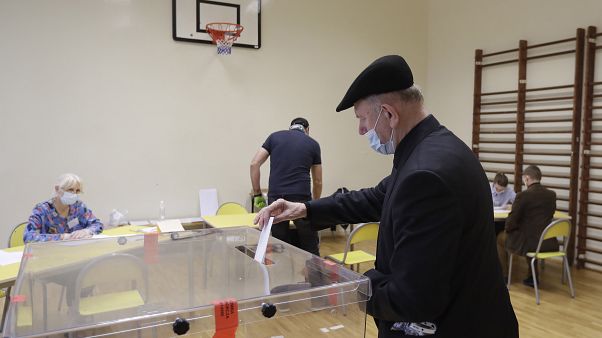 Θρίλερ δείχνει το exit poll στην Πολωνία Θρίλερ δείχνει το exit poll στην Πολωνία