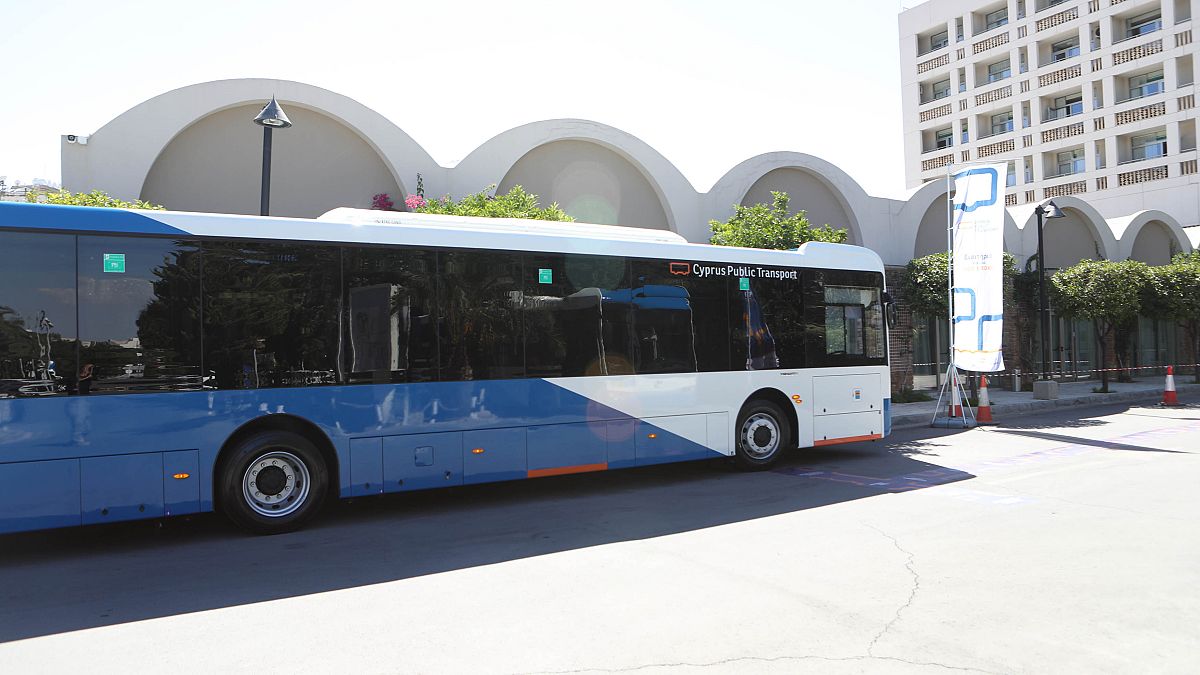 Κύπρος: Πανευρωπαϊκή πρωτιά με αυτόματο σύστημα απολύμανσης στα δημόσια λεωφορεία