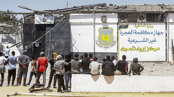 Il centro di detenzione di Tajoura, ad est di Tripoli, bombardato nel luglio 2019 (53 morti, 130 feriti). La Ong Helpcode vi aveva svolto interventi strutturali Il centro di detenzione di Tajoura, ad est di Tripoli, bombardato nel luglio 2019 (53 morti, 130 feriti). La Ong Helpcode vi aveva svolto interventi strutturali
